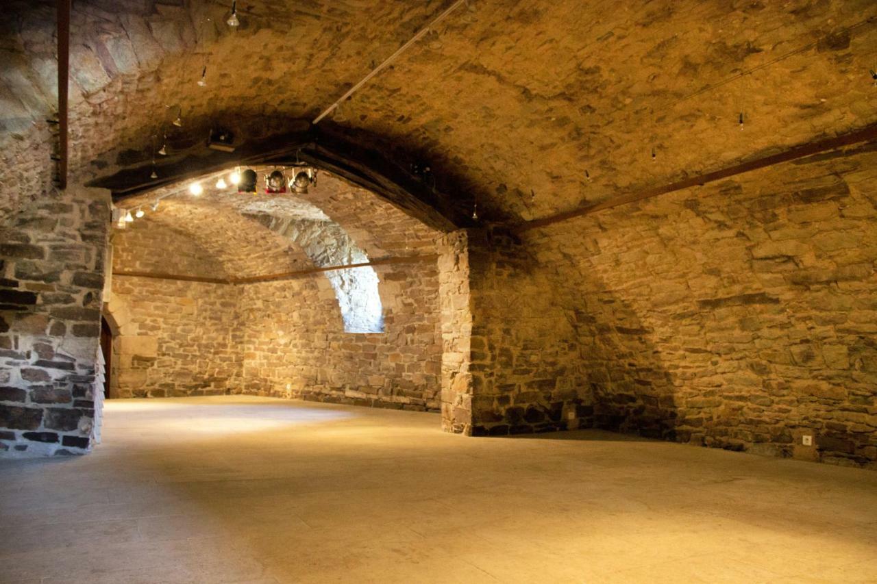 Chateau De Latour Sur Sorgue Marnhagues-et-Latour Luaran gambar